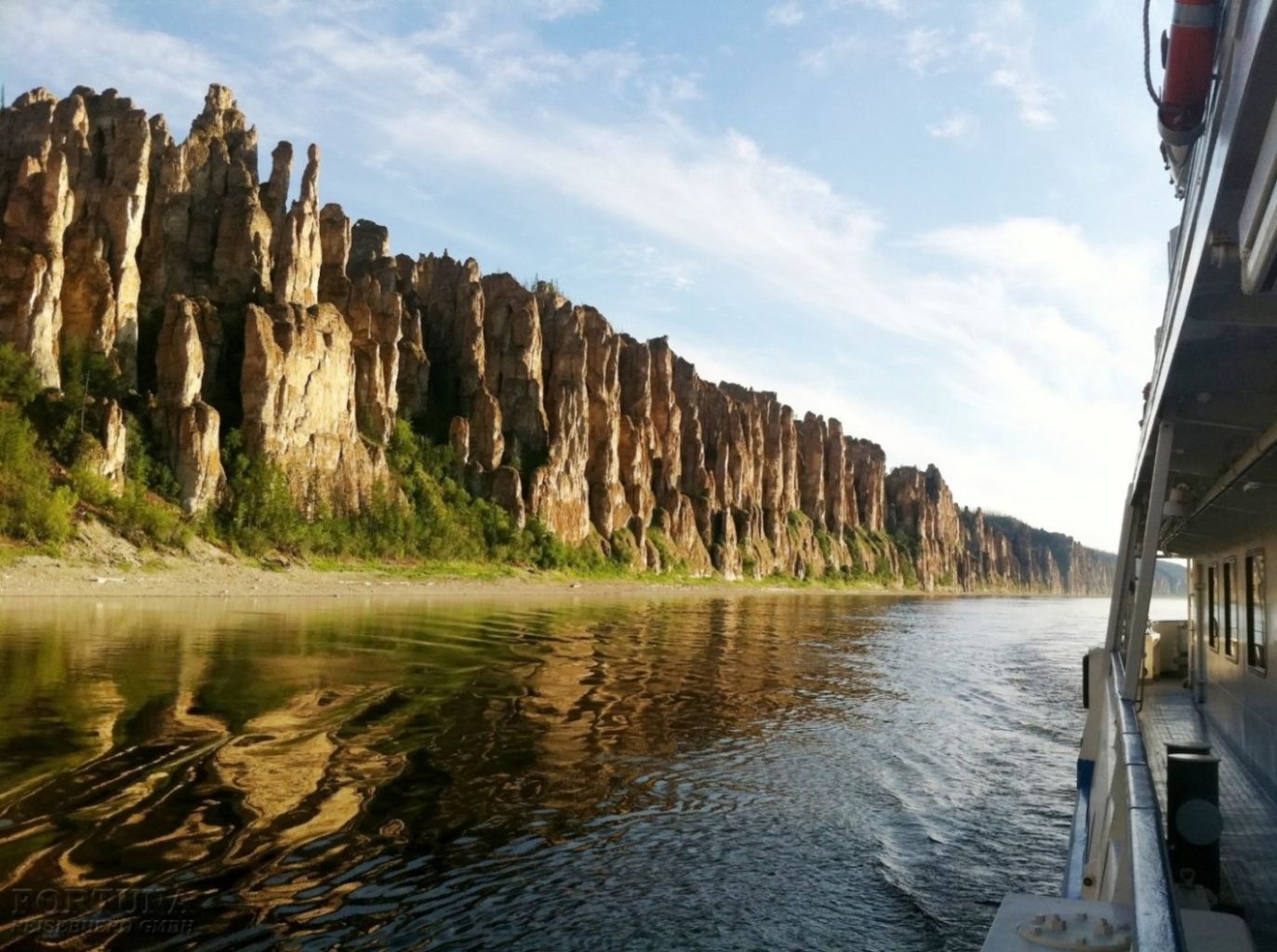 Jakutsk – Lena-Felsen – Jakutsk 46 Stunden Sibirien Flusskreuzfahrten auf der Lena MS «Demjan Bedni»