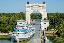 Die Wolga Flusskreuzfahrt, Schleuse, Russland