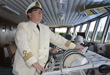 Flussschiff S. Rachmaninow, Fluss-Kreuzfahrten-Schiffsreisen in Russland, Kapitänsbrücke