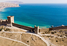 Sudak liegt am Fuße einer uralten genuesischen Festung