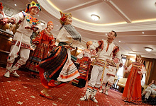 MS Volga Dream, Folklore, Kreuzfahrt Moskau - St. Petersburg, Russland